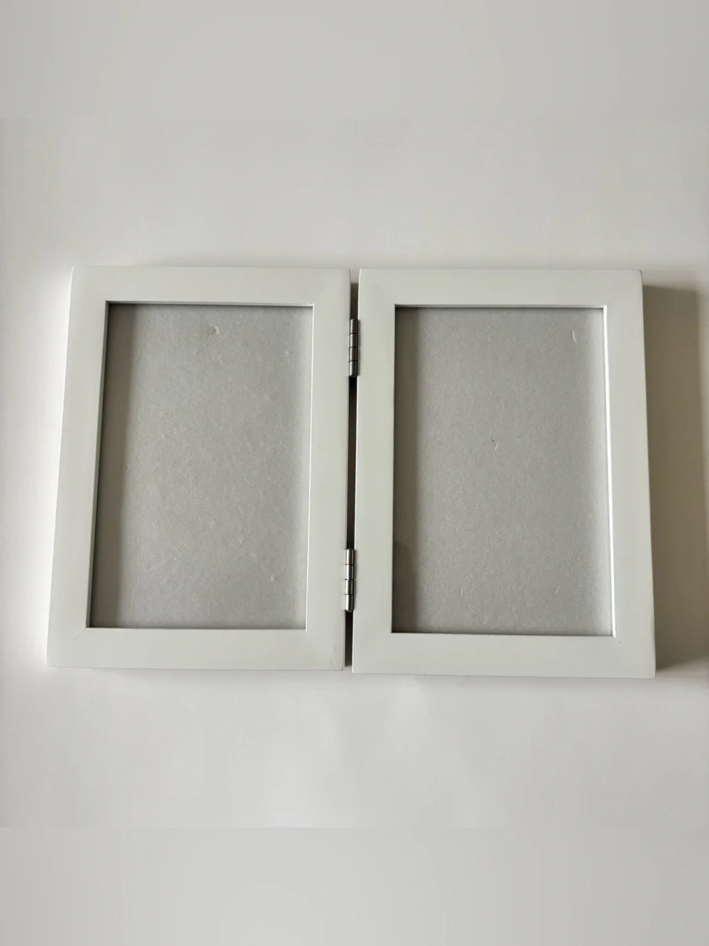 White double picture frame with two 4x6 photo slots